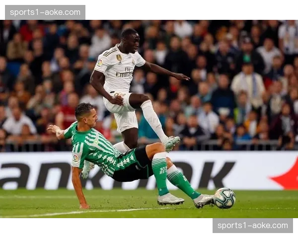 欧冠附加赛冷门频出，传统豪门面临新兴势力严峻挑战