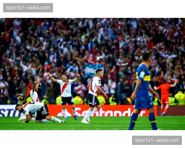 阿根廷中场帕拉西奥斯持续发挥 勒沃库森球员巩固国家队地位